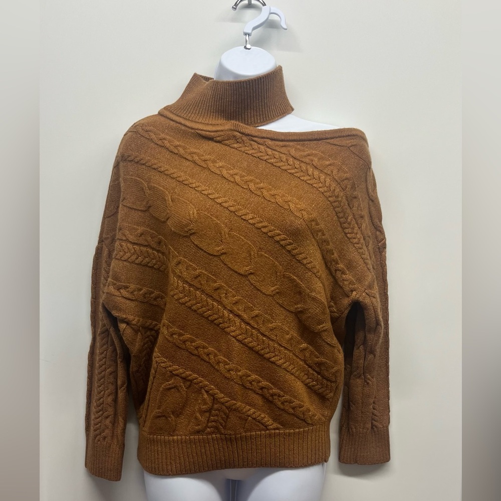 VENUS Asymmetrical Rust Sweater with Cable Knit Design
